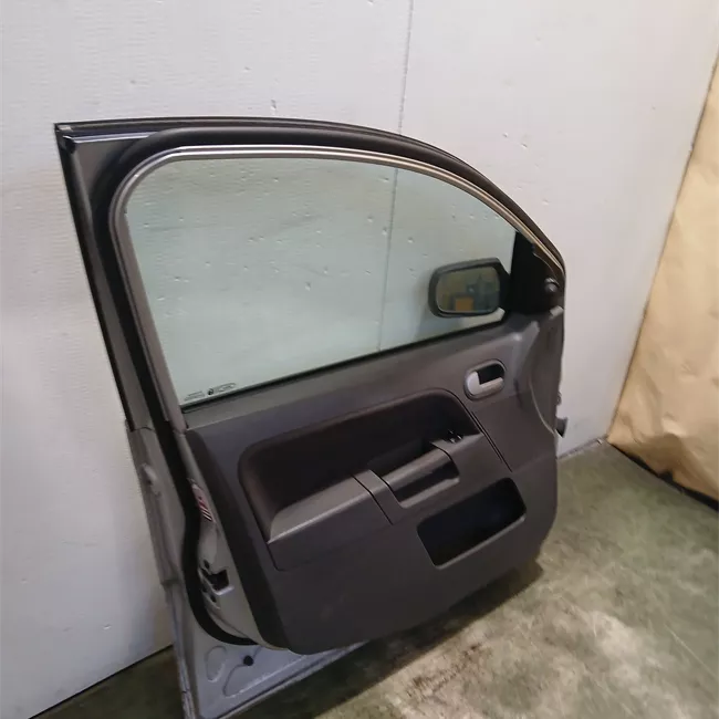 Porta anteriore sinistra