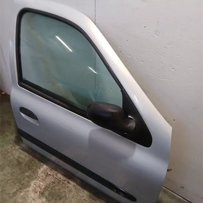 Porta anteriore destra