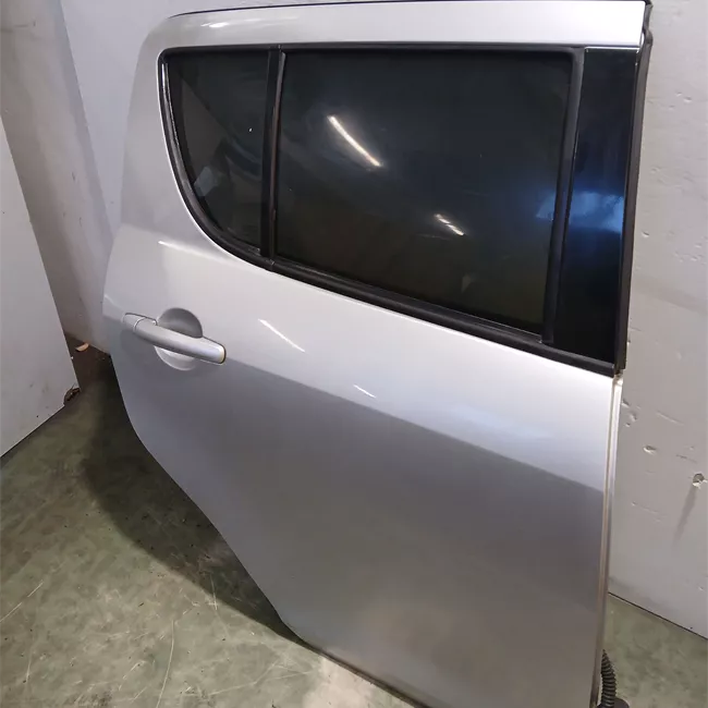 Porta posteriore destra