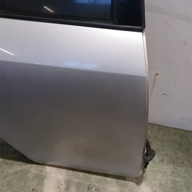 Porta posteriore destra