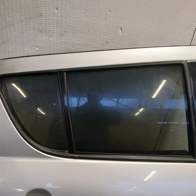 Porta posteriore destra