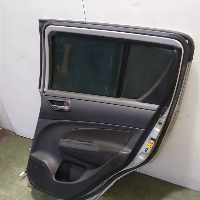 Porta posteriore destra