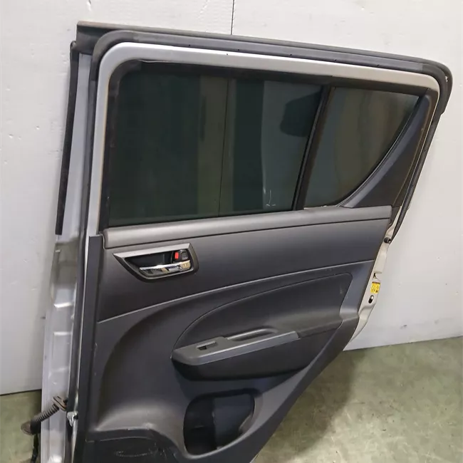 Porta posteriore destra