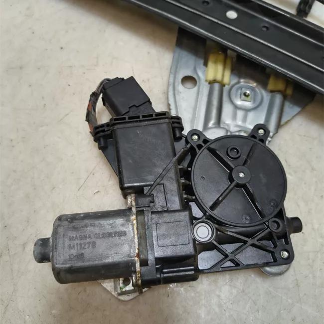 Alzacristallo elettrico porta anteriore destro con motorino