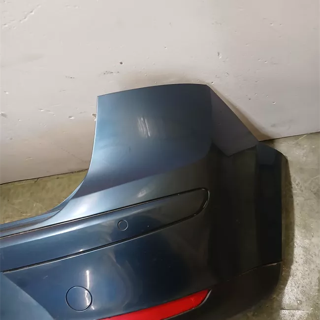 Paraurti posteriore con primer/sensore parchiusura