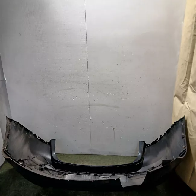 Paraurti posteriore con primer/sensore parchiusura