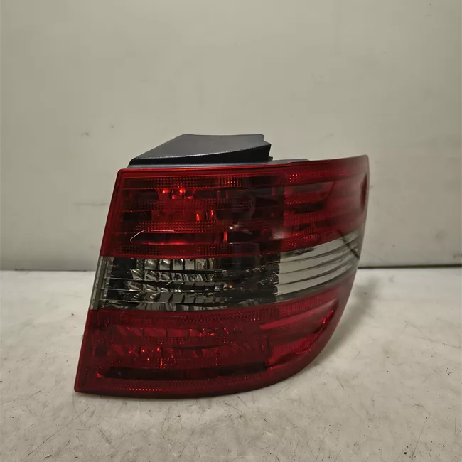 Fanale posteriore parte esterno destro