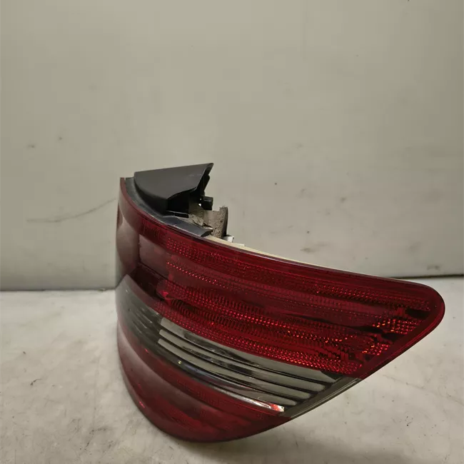 Fanale posteriore parte esterno destro