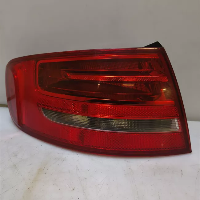 Fanale posteriore parte esterno sinistro