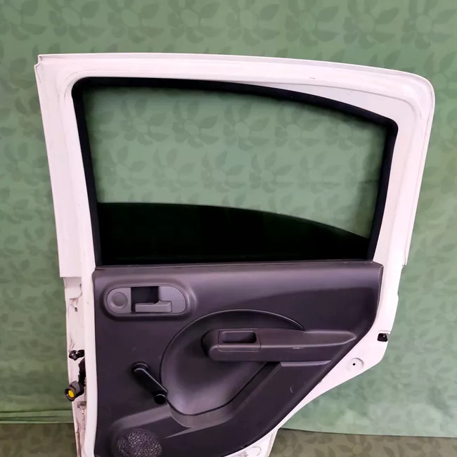 Porta posteriore destra