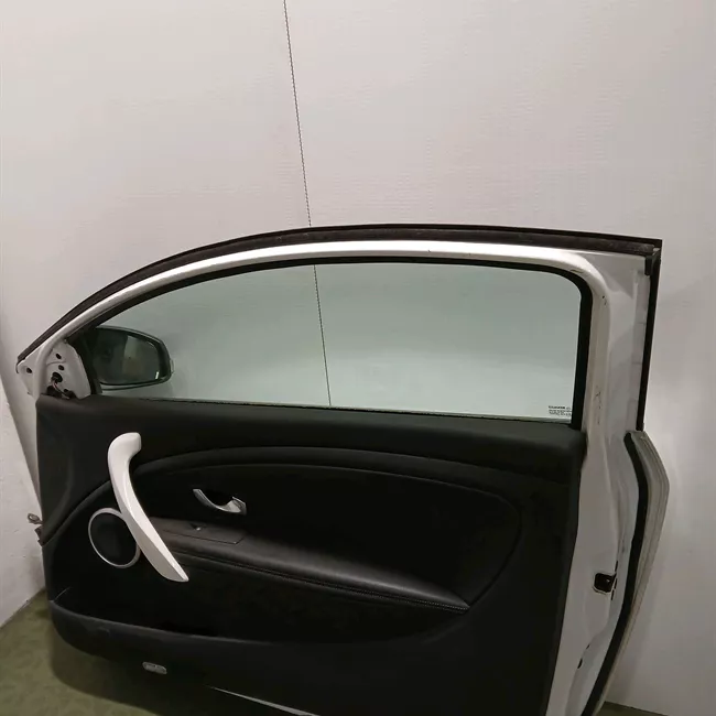 Porta anteriore destra