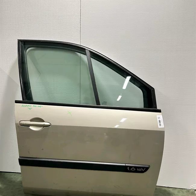 Porta anteriore destra