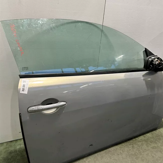 Porta anteriore destra