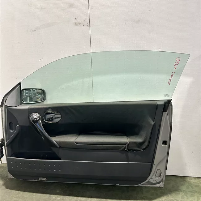 Porta anteriore destra