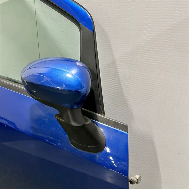 Porta anteriore destra