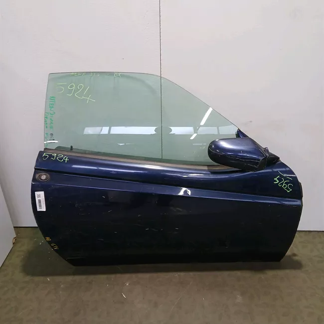 Porta anteriore destra