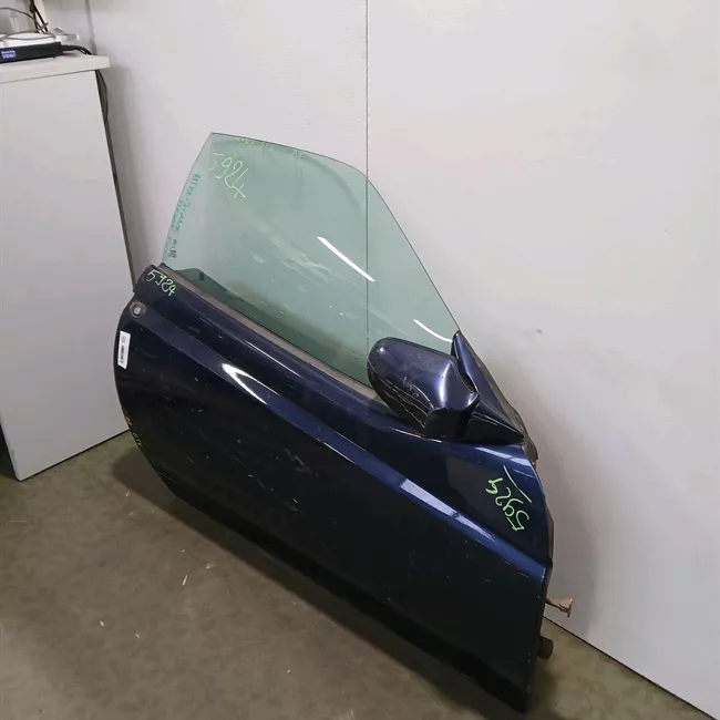 Porta anteriore destra