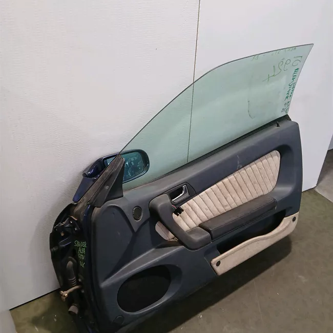 Porta anteriore destra