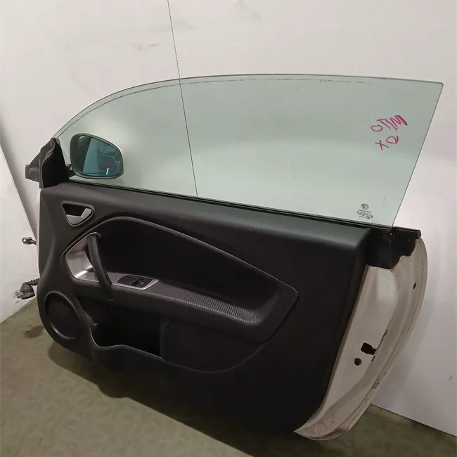 Porta anteriore destra