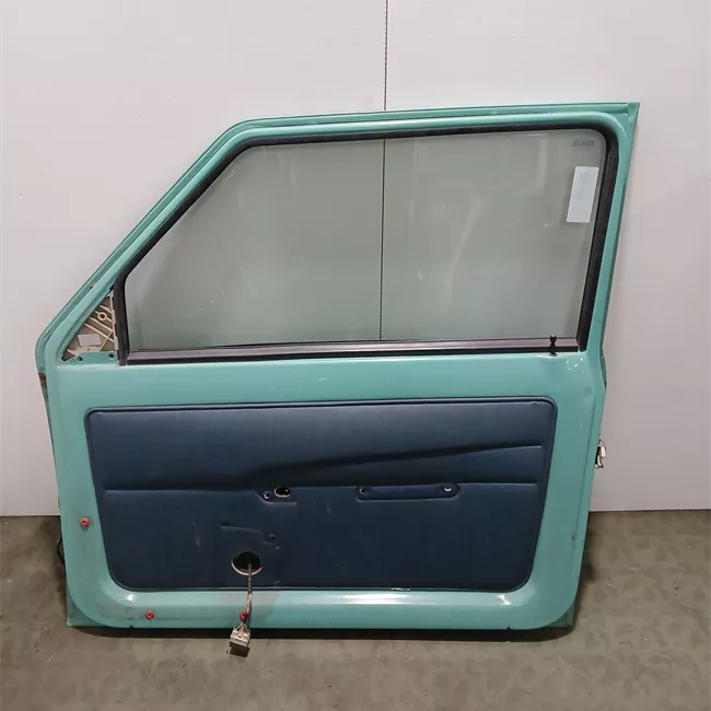 Porta anteriore destra