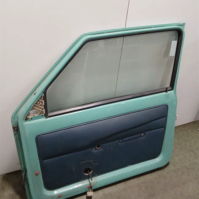 Porta anteriore destra