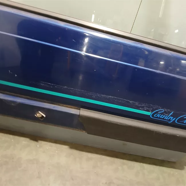 Porta anteriore destra