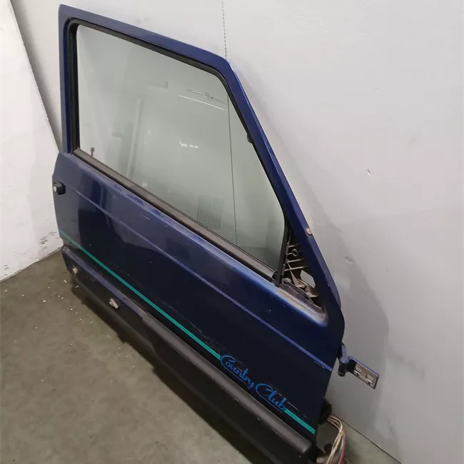 Porta anteriore destra