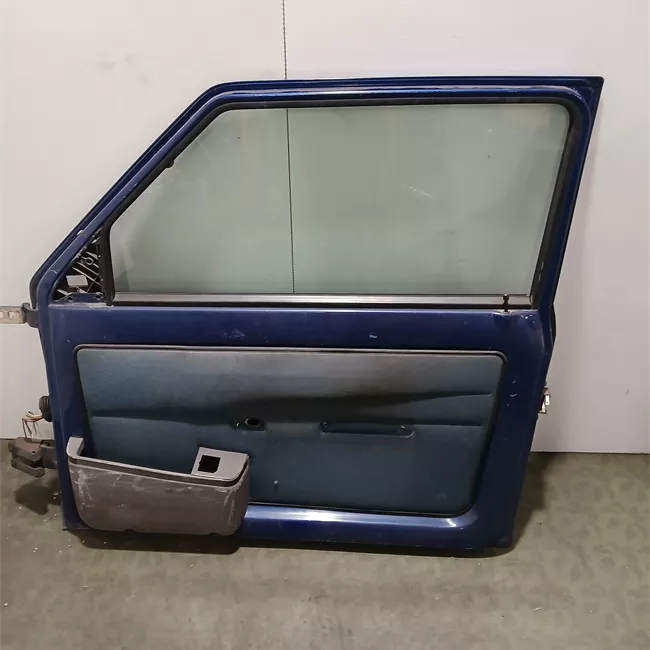 Porta anteriore destra