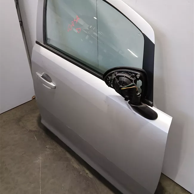 Porta anteriore destra