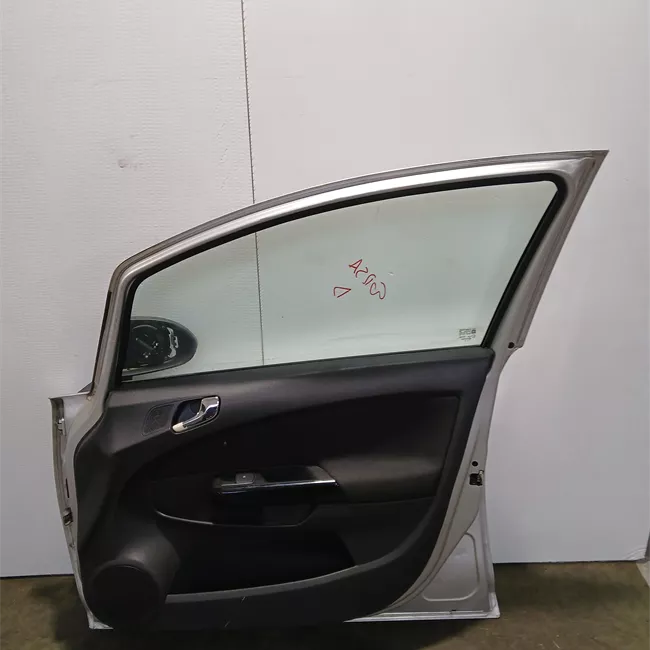 Porta anteriore destra