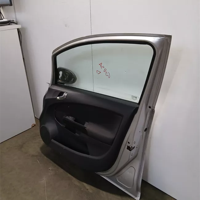 Porta anteriore destra