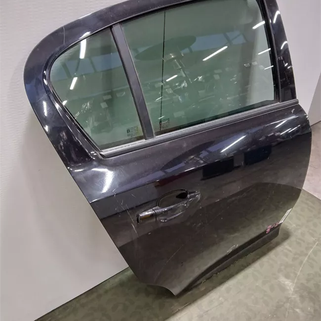 Porta posteriore destra