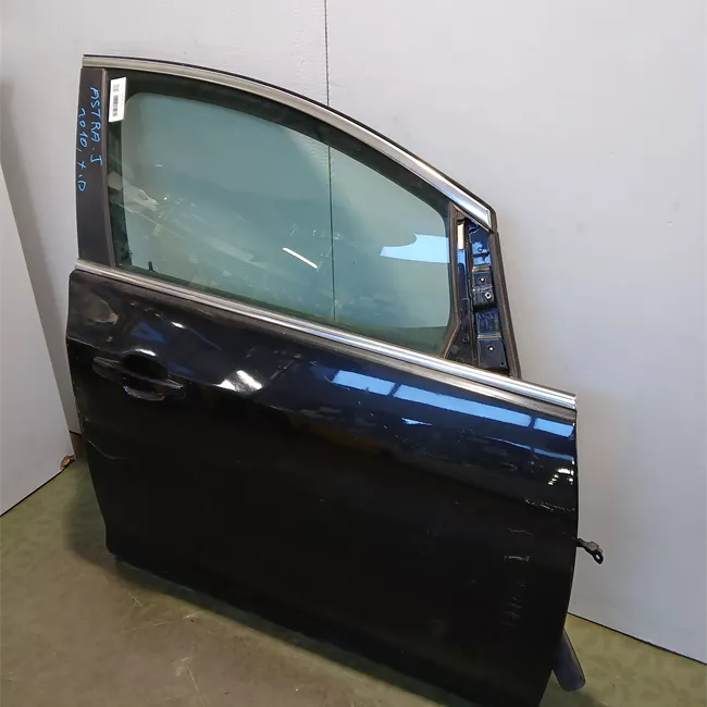 Porta anteriore destra