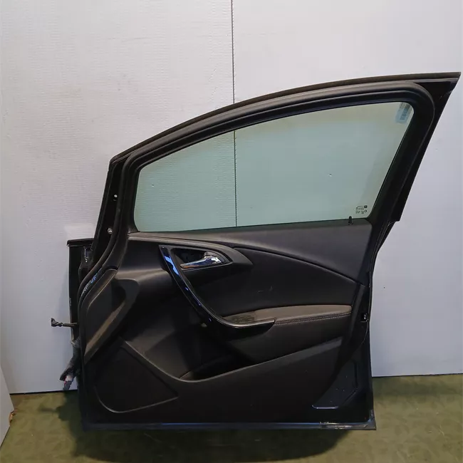 Porta anteriore destra