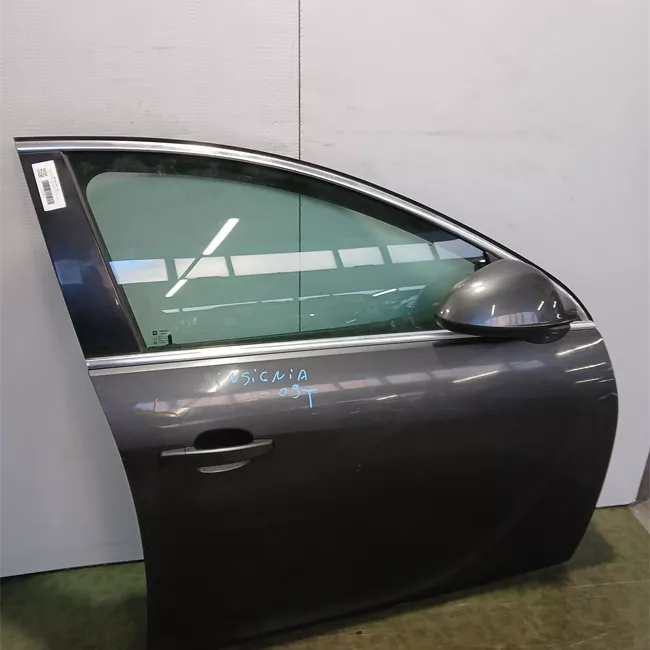 Porta anteriore destra