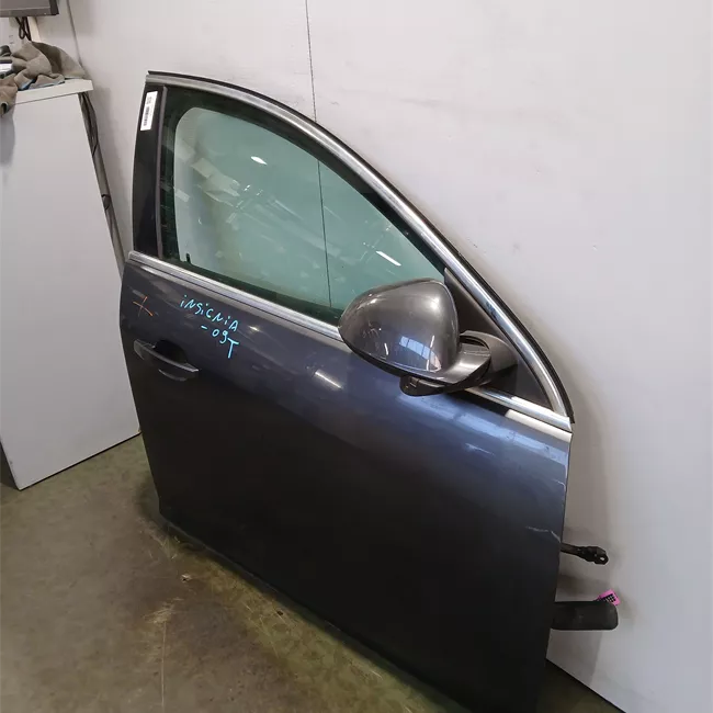 Porta anteriore destra