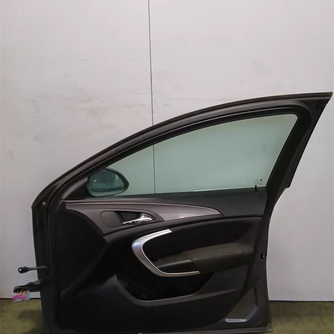 Porta anteriore destra