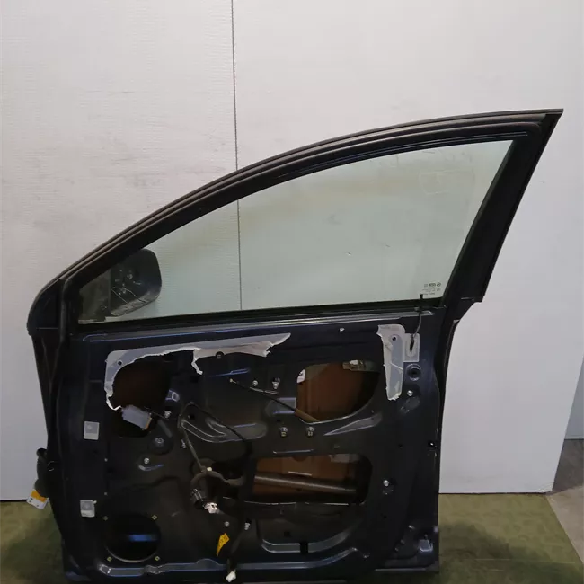 Porta anteriore destra