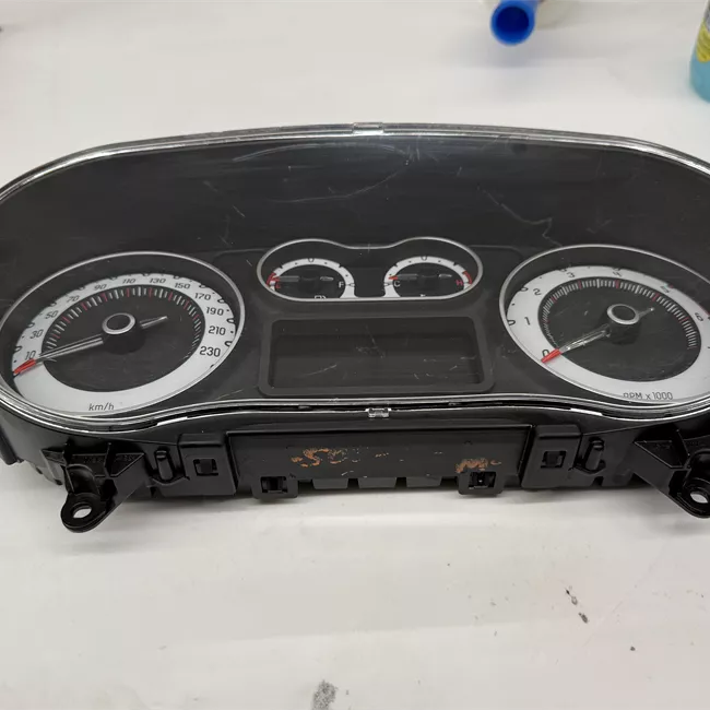 Quadro strumenti completo avviso cintura sicurezza