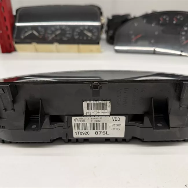 Quadro strumenti completo display con comandi