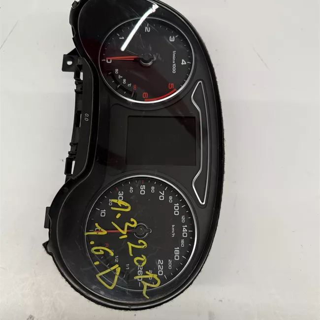 Quadro strumenti completo con display Colour