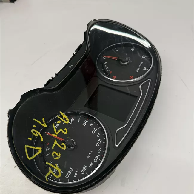 Quadro strumenti completo con display Colour