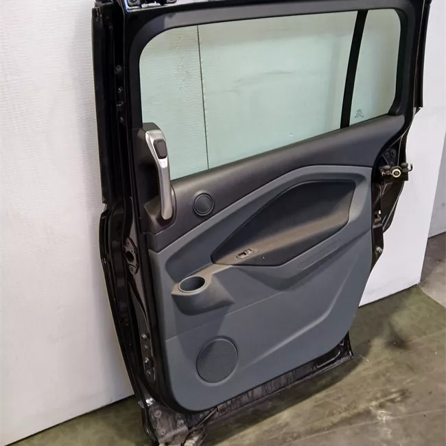 Porta posteriore destra