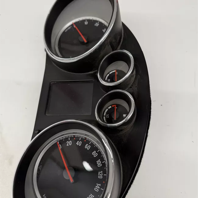 Quadro strumenti completo con LCD informazioni cent