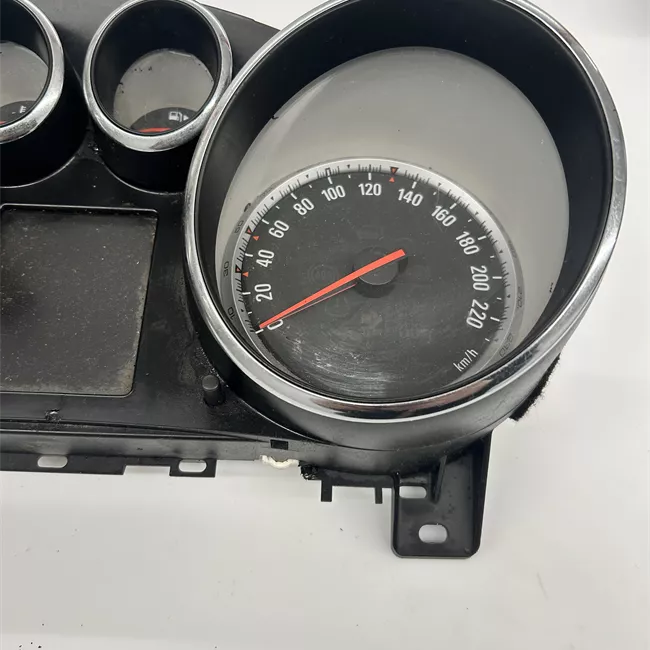 Quadro strumenti completo con LCD informazioni cent