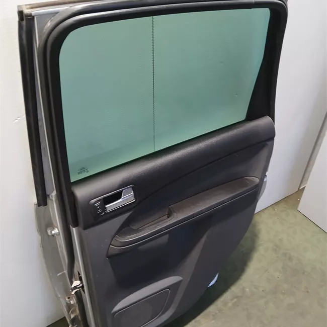 Porta posteriore destra