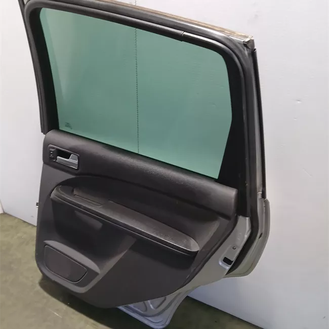 Porta posteriore destra