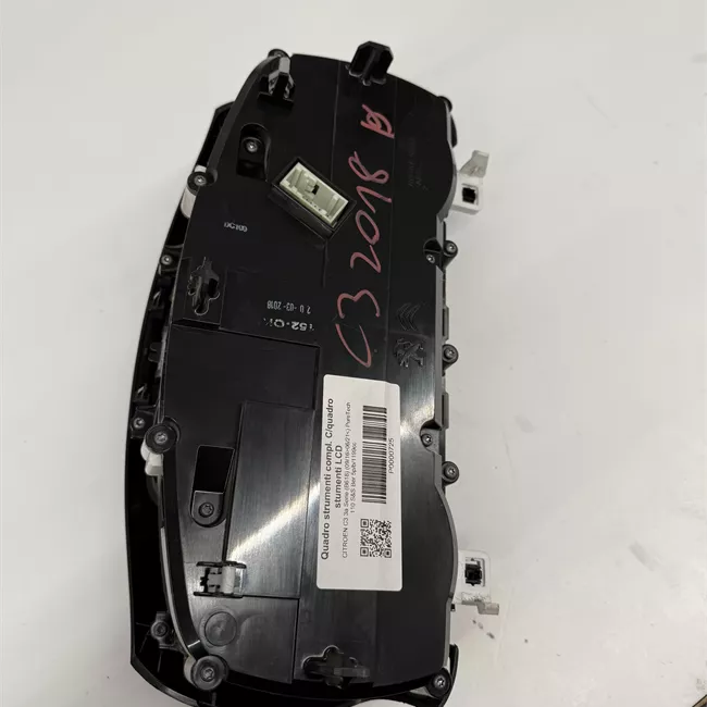 Quadro strumenti completo con quadro stumenti LCD