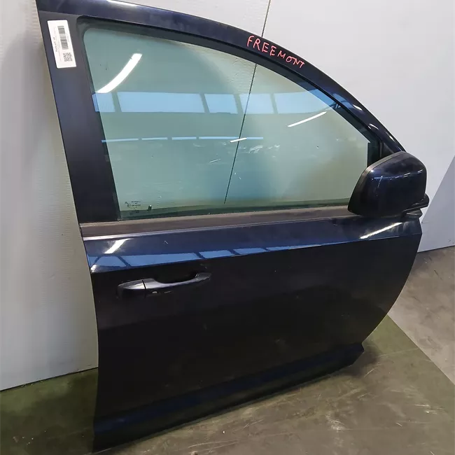 Porta anteriore destra