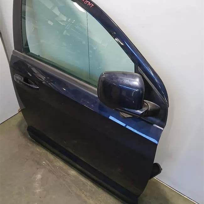 Porta anteriore destra